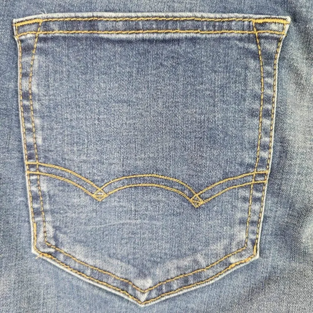 American Eagle Outfitters excellent pre